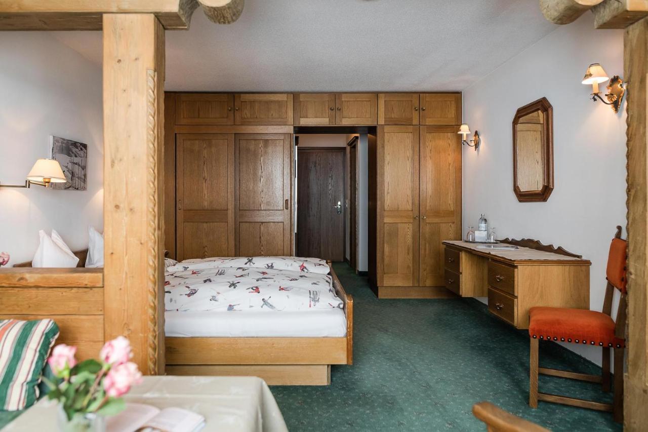 Bed&Breakfast Hotel Guggis Zürs Eksteriør billede