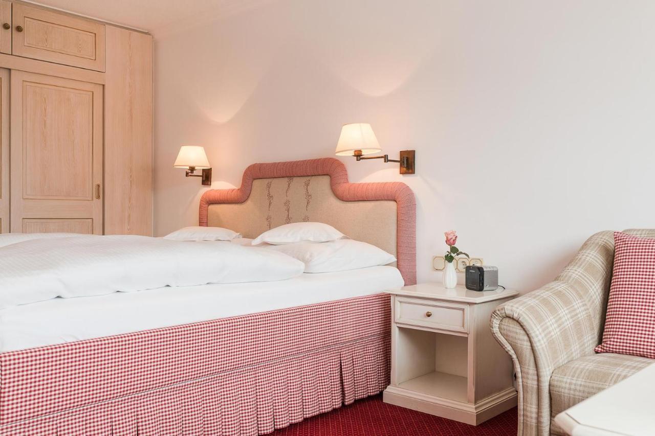 Bed&Breakfast Hotel Guggis Zürs Eksteriør billede