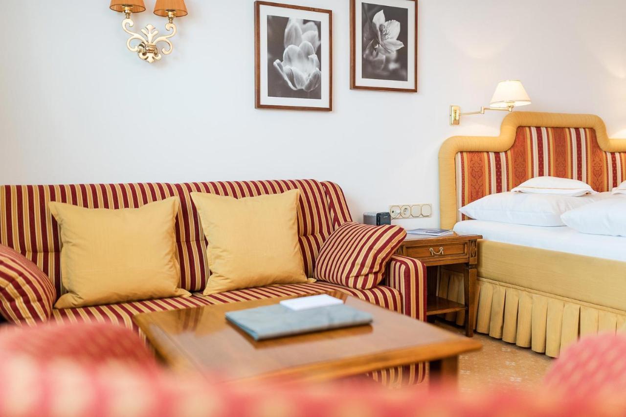 Bed&Breakfast Hotel Guggis Zürs Eksteriør billede