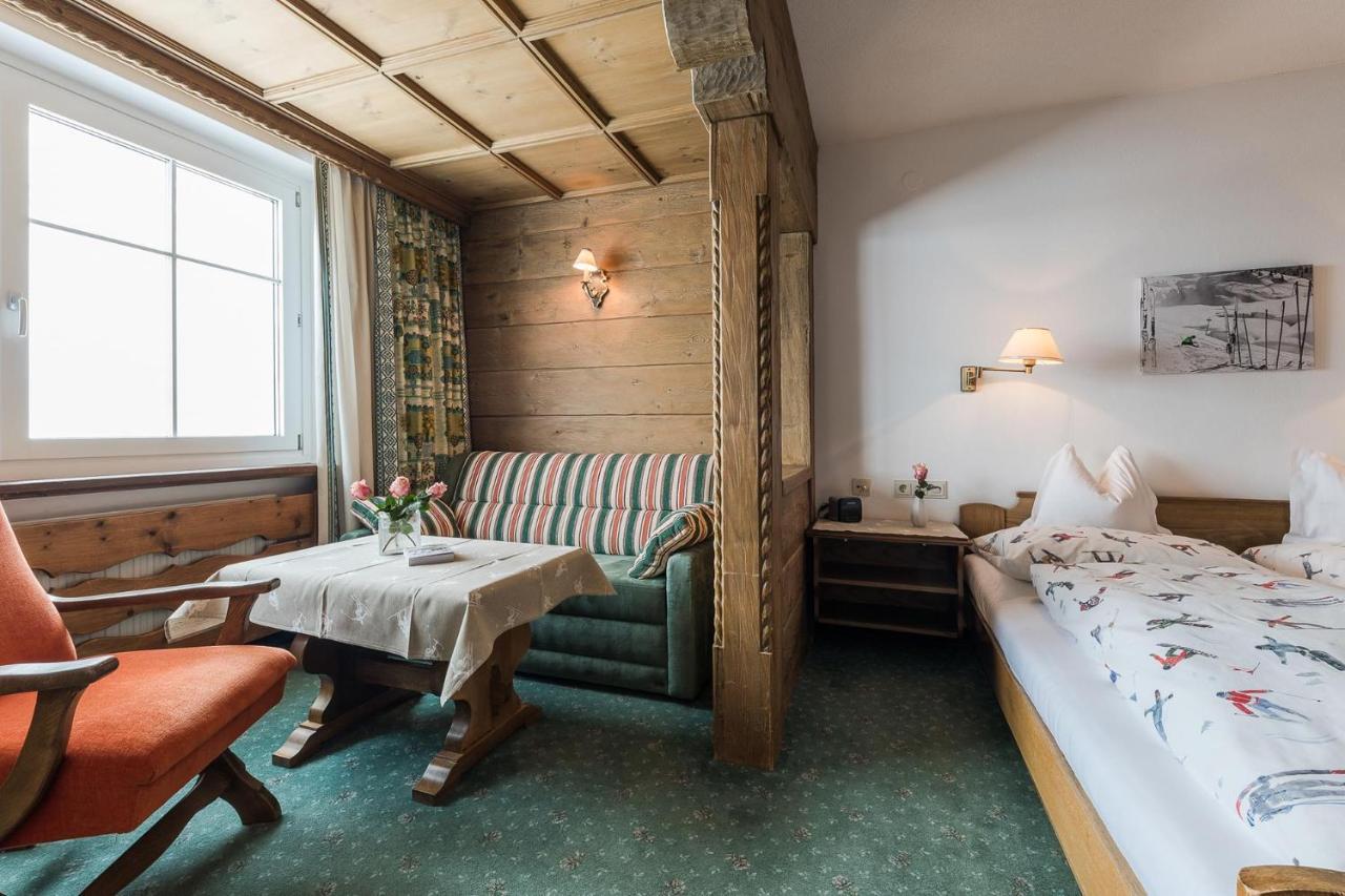 Bed&Breakfast Hotel Guggis Zürs Eksteriør billede