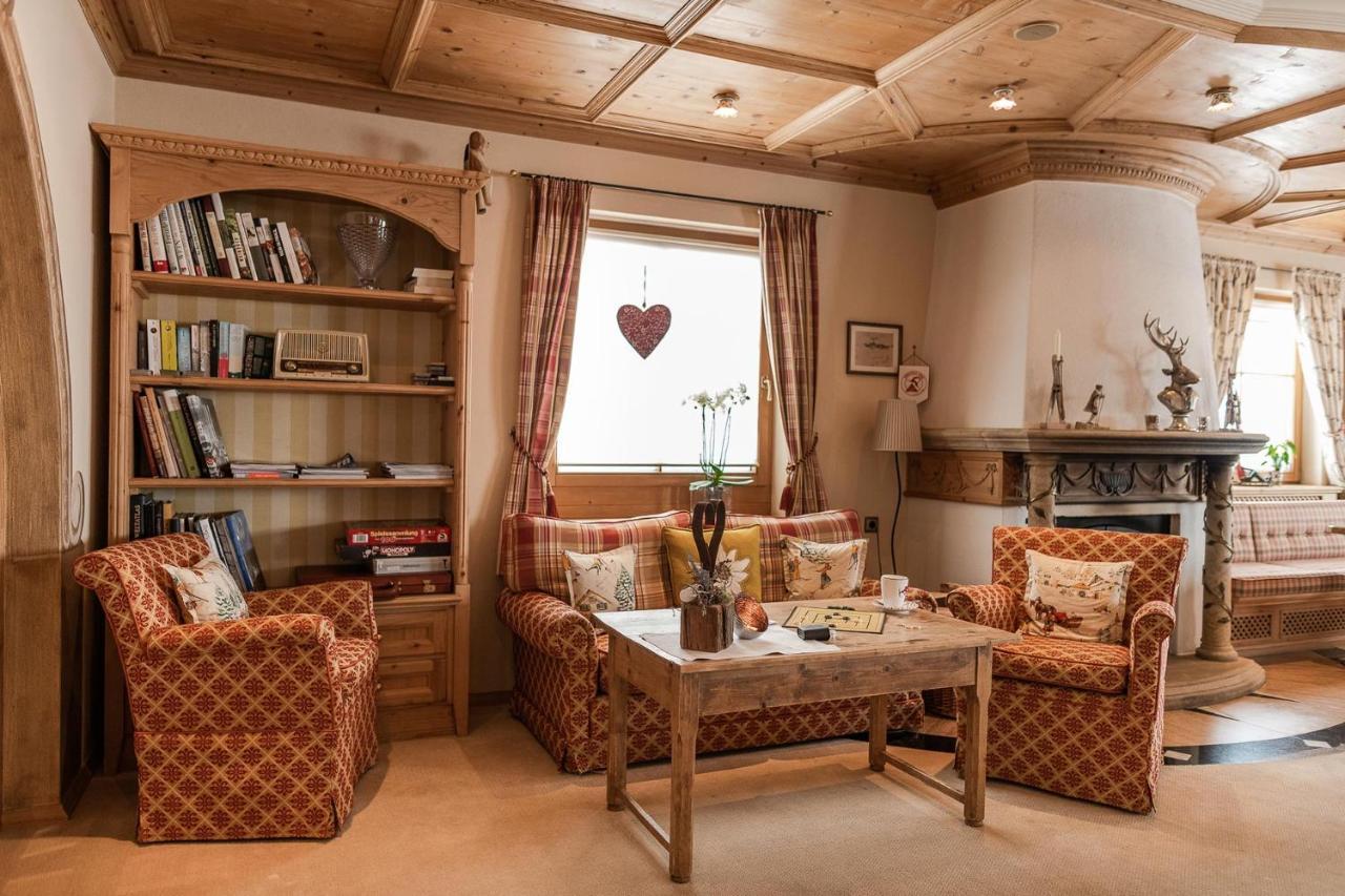 Bed&Breakfast Hotel Guggis Zürs Eksteriør billede